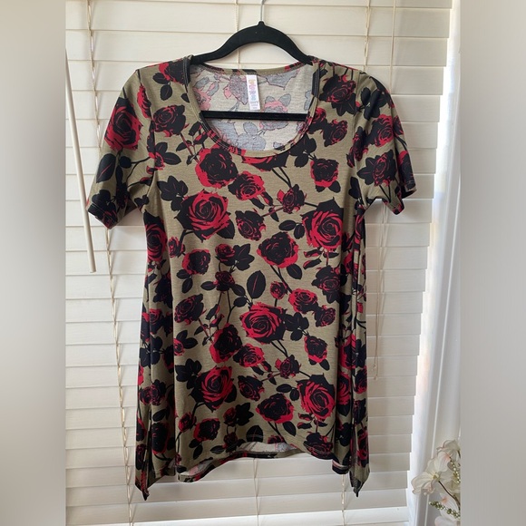 LuLaRoe Tops - Accepting offers- LuLaRoe Tee